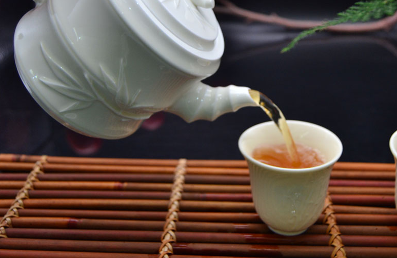 白瓷茶器上的茶漬怎么清洗？(圖2)