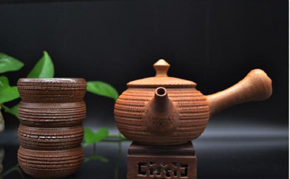 定瓷茶器：擺放在茶臺(tái)上的大宋定窯手工裂變壺，重溫唐風(fēng)，再現(xiàn)歷史的美妙感